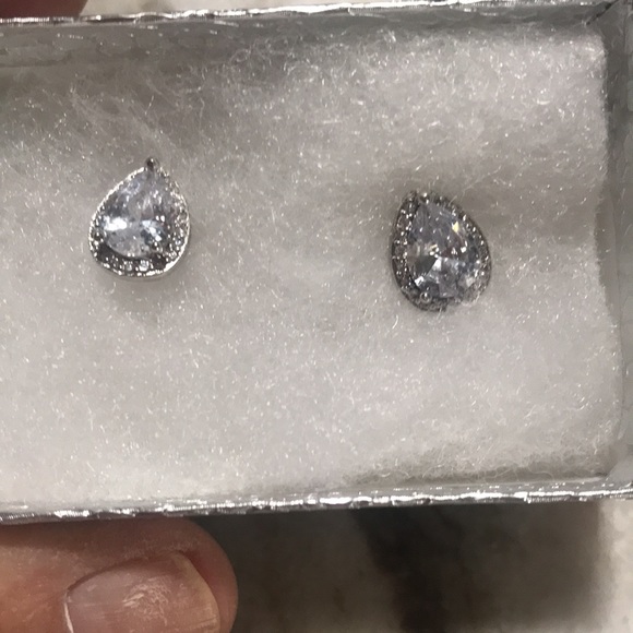 Vintage pear shape cz sterling silver earrings like new - Picture 7 of 9